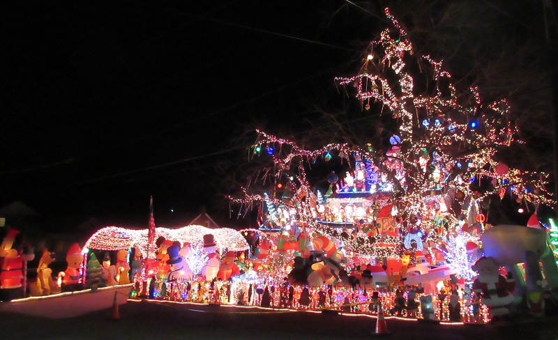 Tacky Christmas Lights in Northern Virginia & Fairfax